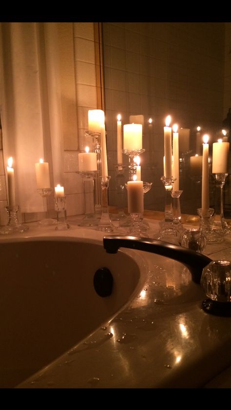 Candles In Shower Bathroom, Candle And Bath Aesthetic, Candle Lit Bathroom, Bathtub Candles, Bath With Candles, Candle Lit Spa, Bath Tub Aesthetic, Candle Lit Bathtub, Candle Lit Bath