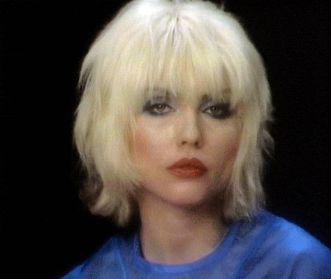 http://tiredtangerine.tumblr.com/post/122964376807 Debbie Harry Hair, Garage Punk, Deborah Harry Blondie, Deborah Harry, Blondie Debbie Harry, Peinados Fáciles Para Cabello Corto, Debbie Harry, Jim Morrison, Dream Hair