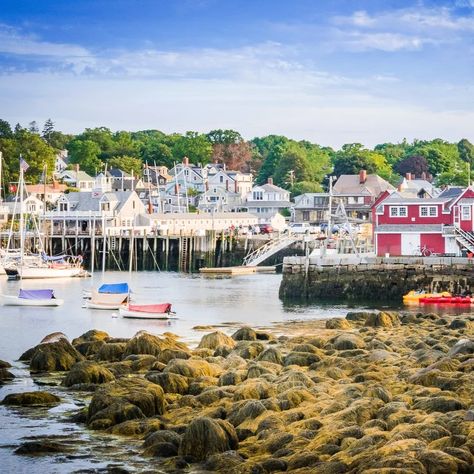 9 Quaint New England Beach Towns - TravelAwaits Places To Visit In Massachusetts, Day Trips From Boston, Rockport Massachusetts, England Beaches, Trip Planner, Seaside Towns, Coastal Towns, Beach Town, Best Places To Visit