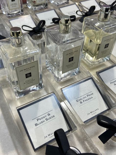 #perfume #jomalonelondon #aesthetic #shopping Perfume Shopping Aesthetic, Perfume Shop Aesthetic, Jo Malone Perfume Aesthetic, Jomalonelondon Perfume, Perfume Showroom, Jo Malone Aesthetic, Single Aunt, Idol Life, Luxury Aesthetics