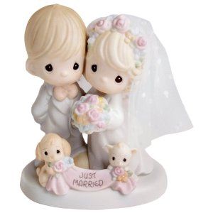 Precious Moments figurines - 'Till the end of time' with 'Just Married' wordings. Precious Moments Wedding, Disney Precious Moments, Memorable Wedding Gifts, Precious Moments Quotes, Wedding Cake Topper Figurines, Precious Moments Figurines, Wedding Topper, Porcelain Ornaments, Christmas Store