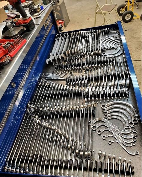 Tools Aesthetic, Mechanic Tools Aesthetic, Toolbox Organization, New Mechanic Tools, Auto Mechanic Shop, Car At Mechanic Shop, Car In Mechanic Shop, Garage Tool Organization, Build A Table