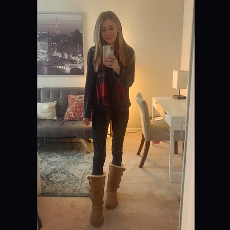 Ugg Bailey Button Outfit, Ugg Bailey Button, Boot Outfits, Ugg Bailey, Button Outfit, Uggs Outfit, Ugg Boots, Ootd, Boots