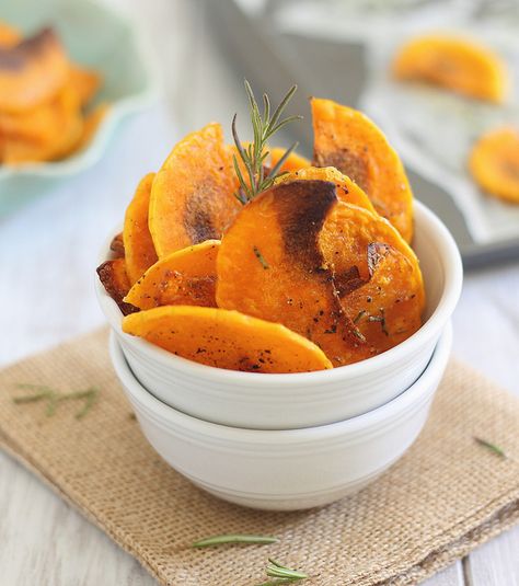 butternut chips 4 by Runningtothekitchen, via Flickr Butternut Squash Baked, Butternut Squash Chips, Squash Chips, Baked Butternut Squash, Scd Recipes, Diy Easy Recipes, Homemade Chips, Baked Chips, Squash Recipes