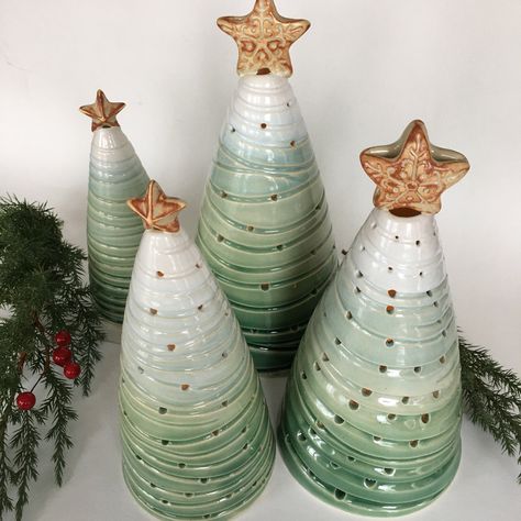 Ceramic Xmas Trees, Xmas Ceramics, Tree Light Decor, Ceramic Tree Christmas, Christmas Tree Pottery, Pottery Corner, Pottery Christmas Tree, Pottery Tree, Tree Pottery