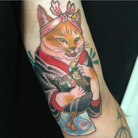 Japanese cat eating sushi tattoo Female Lion Tattoo, Asian Cat, Food Tattoos, Cat Tattoo Designs, Traditional Japanese Tattoos, Spooky Tattoos, Geniale Tattoos, Asian Tattoos, Samurai Tattoo