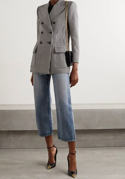 13 Houndstooth Blazers To Wear Now | sheerluxe.com Houndstooth Blazer Outfit, Houndstooth Outfit, Looks Jeans, Blazer Outfit, Houndstooth Blazer, Checked Blazer, Looks Chic, Blazer Outfits, Work Wardrobe