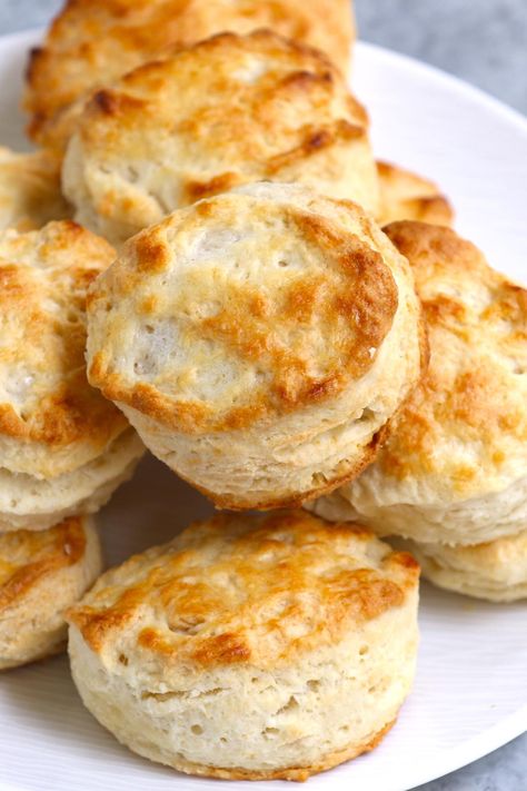 Popeyes Biscuit Recipe, Fry Seasoning, Buttermilk Biscuits Easy, Roast Gravy, Milk Biscuits, Homemade Cheese Sauce, Blooming Onion, Popular Side Dishes, Flaky Biscuits