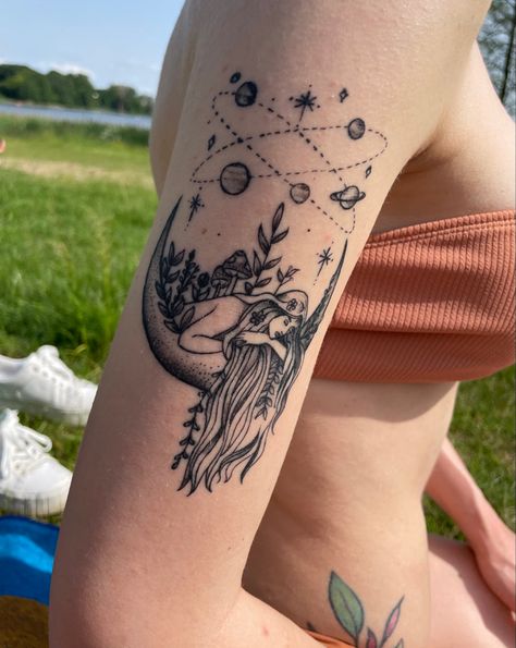 Whimsical Hand Tattoo, Whimsical Moon Tattoo, Mystic Tattoo Magic, Moon Arm Tattoo, Magic Tattoos, Forearm Tattoo Girl, Tattoo 2024, Cute Tats, Circle Tattoos