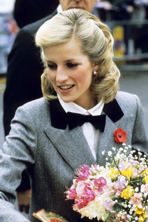 Diana - 1984 Royal Bride, Princess Diana Hair, Prins William, Princess Diana Fashion, Prins Harry, Princess Diana Family, Princess Diana Pictures, Princes Diana, Diana Fashion