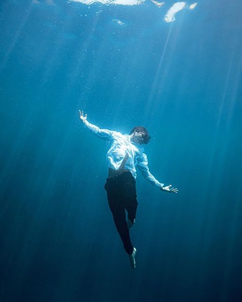 Water Aesthetics, Clothing Study, People Swimming, Swimming Ocean, Underwater Photoshoot, Water People, Water Aesthetic, Water Drawing, Mermaid Aesthetic