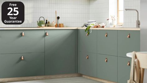 Bespoke Handles, Latest Kitchen Trends, Kitchen Ikea, Sage Green Kitchen, Kitchen Tools Design, Industrial Style Kitchen, Green Cabinets, Classic Kitchens, Kitchen Doors