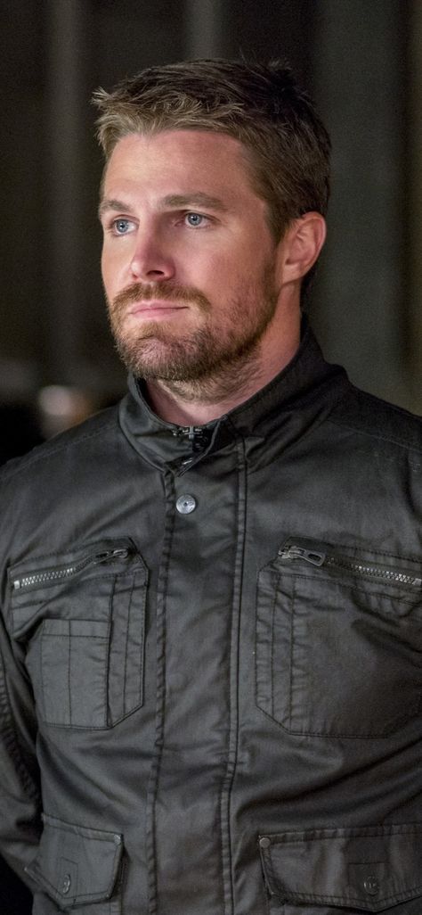 Stephen Amell As Oliver Queen Season 6 In 1125x2436 Resolution Steven Amell, Gaming Supplies, Arrow Memes, Oliver Queen Arrow, Arrow Tv Series, Arrow Cw, Stephen Amell Arrow, Arrow (tv Show), Arrow Oliver