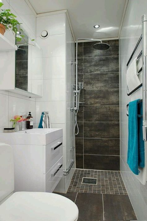 Small House Bathroom, House Bathroom Designs, Beautiful Small Bathrooms, Mini Bad, Bathroom Design Styles, Narrow Bathroom, Bathroom Design Trends, Bad Inspiration, Steam Shower