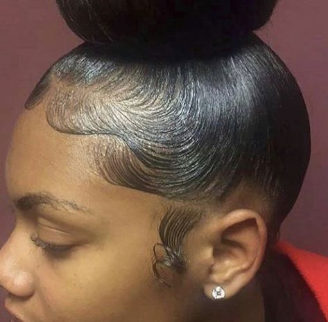 Baby hair, edges, Cute Weave Hairstyles, Cute Bun Hairstyles, Long Weave Hairstyles, Knot Ponytail, Edges Hair, Shoulder Hair, High Bun, Hair Ponytail Styles, Hair Laid