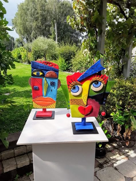 Cubist Art Ideas, Art Projects Elementary, Middle School Art Projects, Cubist Art, Recycled Art Projects, Afrique Art, Picasso Art, Cool Art Projects, Elementary Art Projects