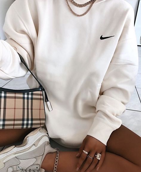 Cute Lazy Outfits, Nike Sweatshirt, Tumblr Outfits, Outfit Jeans, Sweatshirt Outfit, Nike Sweatshirts, Cute Comfy Outfits, Teenager Outfits, Mode Inspo