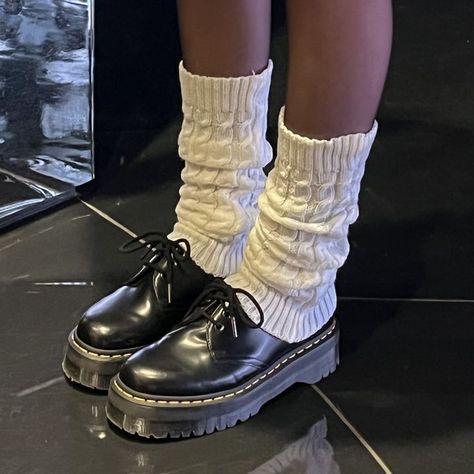 Black Shoes With Leg Warmers, School Shoes Black Aesthetic, Dr Marten 1461 Platform Outfit, Doc Martens Quad 1461, Platforms With Leg Warmers, White Crochet Leg Warmers, Dr Martens With Leg Warmers, Docs Leg Warmers, Outfits With 1461 Docs