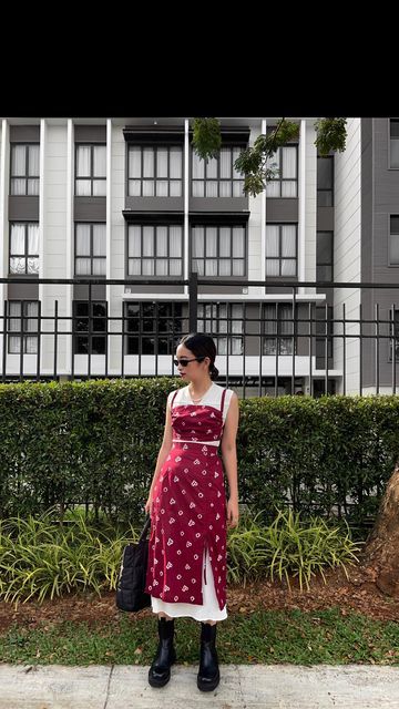 Annete Lupita Haryanto on Instagram: "batik jumputan set from @senantiasa_ 🤍Info for worldwide viewers:🤍 Batik is an Indonesian technique of wax-resist dyeing applied to the whole cloth with various patterns and colors. This technique originated from the island of Java, Indonesia. Batik is very important to Indonesians and many people wear it to formal or casual events. Batik is commonly used by Indonesians in various rituals, ceremonies, traditions, celebrations, and even in daily uses. In Batik Day, Batik Jumputan, Indonesian Clothing, Kondangan Outfit, Batik Clothing, Batik Couple, Hijab Style Casual, Concert Fashion, Batik Fashion