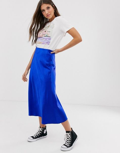 Royal Blue Midi Skirt Outfit, Blue Satin Skirt Outfit Summer, Blue Midi Skirt Outfit Summer, Light Blue Long Skirt Outfit, Blue Silk Skirt Outfit, Blue Satin Skirt Outfit, Silk Skirt Outfit Summer, Blue Midi Skirt Outfit, Silk Maxi Skirt Outfit