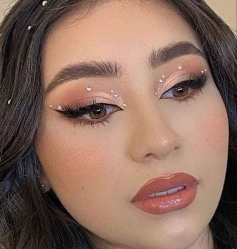 Makeup Ojos, Maquillage On Fleek, Natural Prom Makeup, Rhinestone Makeup, Prom Eye Makeup, Facial Makeup, Makeup For Hazel Eyes, Eye Makeup Pictures, Eye Makeup Designs