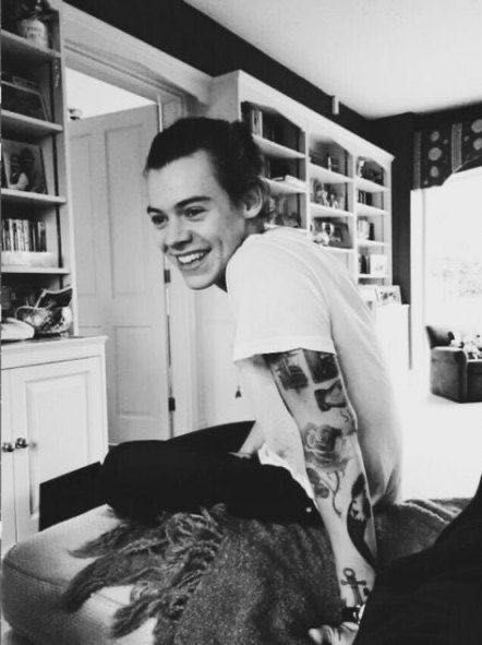 Harry Styles Fanfiction, Harry Imagines, Harry Styles Imagines, Harry Styles Cute, Harry Styles Wallpaper, Harry Styles Pictures, Harry Styles Photos, Mr Style, Harry Edward Styles