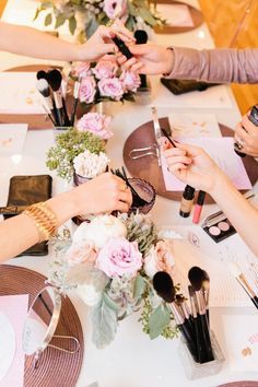 Makeup And Mimosas Party, Beauty Event Decor, Makeup Class Ideas Setup, Beauty Event Ideas, Make Up Party Ideas, Women Workshop, Girls Makeup Party, Makeup Party Ideas, Makeup Party Night