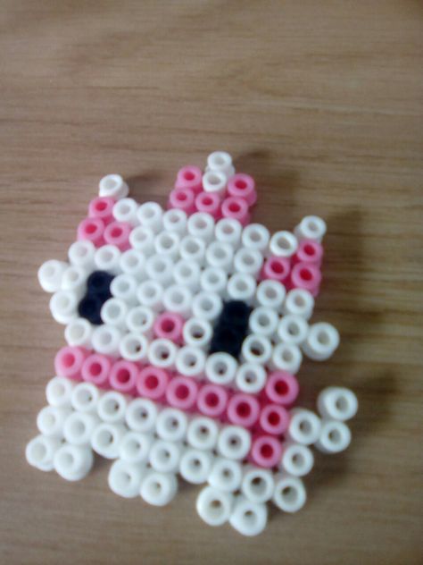 Peeler Bead Ideas Mini, Coquette Perler Beads, Pyssla Ideas Aesthetic, Melty Bead Designs, Hamma Beads Ideas, Easy Perler Bead Patterns, Melty Bead Patterns, Pearl Beads Pattern, Easy Perler Beads Ideas