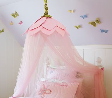 I LOVE this DIY canopy bed! Totally gorgeous! Princess Canopy, Canopy Bed Diy, Fairy Bedroom, Fairy Room, Princess Bedroom, Diy Canopy, Princess Room, Bed Canopy, Canopy Bed