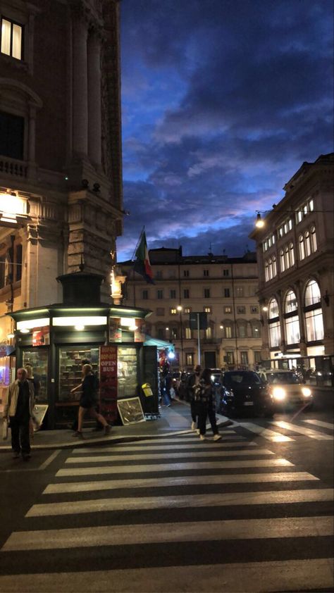 Dark City Life Aesthetic, Nighttime Paris Aesthetic, France At Night Aesthetic, Paris Night Aesthetic Wallpaper, Paris Nightlife Aesthetic, Dark Italy Aesthetic, France Night Aesthetic, Streets At Night Aesthetic, Paris At Night Wallpaper