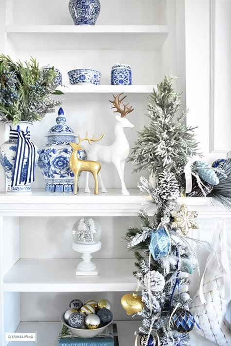 Blue Gold White Christmas Decor, Blue And White Christmas Decor, French Farmhouse Christmas, Christmas Blue And White, Blue White Christmas, Farmhouse Christmas Decorations, White Christmas Decorations, Christmas Tree Gold, Farmhouse Holiday Decor