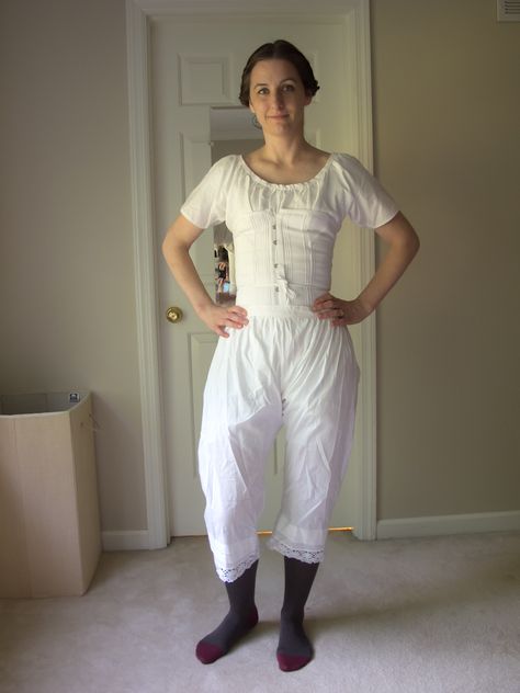 Fascinating details of creating an 1850s era pioneer outfit -- including historically accurate undergarments. 1800 Poor Clothing, Pioneer Nightgown Pattern, Pioneer Fashion, Victorian Cotton Petticoat For Daywear, Victorian Cotton Prairie Dress, 1860s Bloomer Dress, Pioneer Clothing, Pioneer Trek, Pioneer Dress