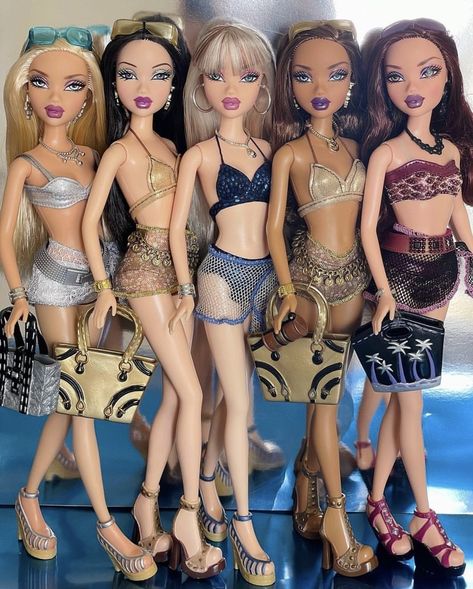 My Scene Dolls Outfits, 2000s Girl Toys, My Scene Dolls Aesthetic, Myscene Outfits, Myscene Nolee, Barbie Dolls Aesthetic, Myscene Aesthetic, 2000s Barbie Dolls, Myscene Barbie