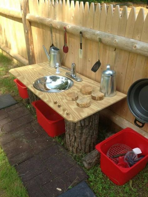 Mud Kitchen For Kids, Backyard Kids Play Area, Kids Mud, Kids Outdoor Play, Natural Playground, Mud Kitchen, Pallet Garden, Pallets Garden, Backyard Playground