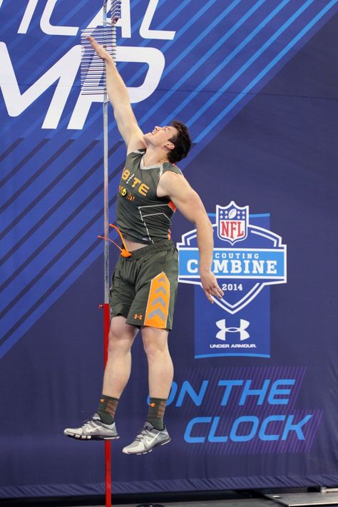 Notre Dame Fighting Irish tight end Troy Niklas does the vertical jump during the 2014 NFL Combine at Lucas Oil Stadium.  (Brian Spurlock-US... Jump Exercises, Vertical Jump Workout, Jump Workout, Nfl Combine, Combine Pictures, Jump Training, Vertical Jump, Lucas Oil Stadium, High Jump