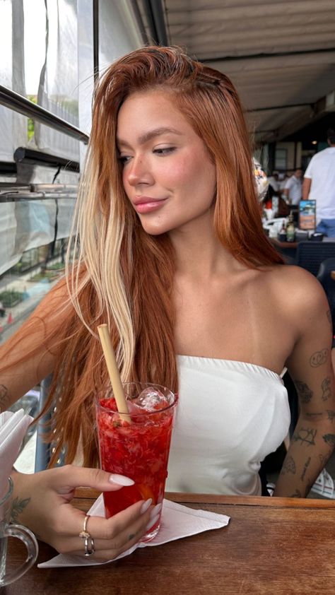 Lara Silva, Red Haired Beauty, Barbie Fashionista, Dance Pictures, Celebrity Photos, Picture Wall, Cover Photos, Red Hair, Selfies