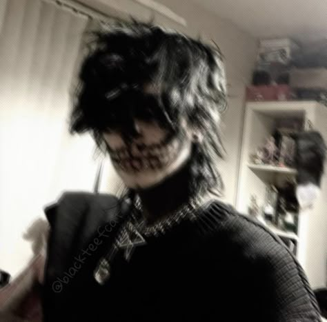 Chica Punk, Asian Haircut, Girl Punk, Goth Scene, Goth Boy, Horror Makeup, Male Makeup, Emo Guys, Goth Makeup