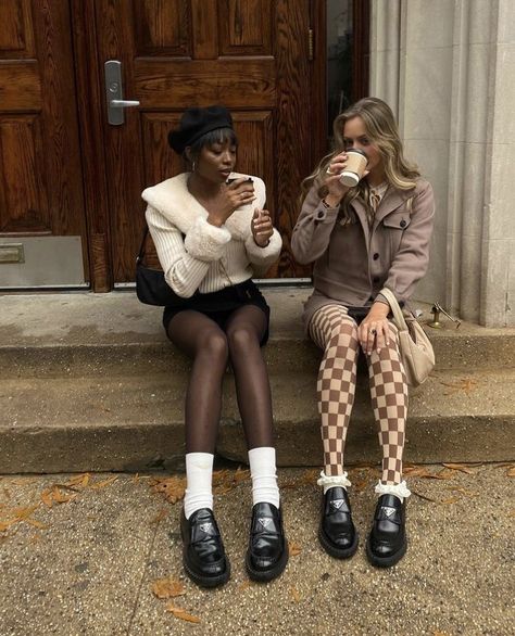 Lesbian Fashion Feminine, Couple Aesthetic Outfits, Friends Aesthetics, Wattpad Authors, Bestie Things, Gallagher Girls, Magnolia Parks, Matching Outfits Best Friend, Insta Poses