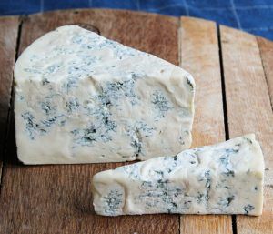 Types of Cheese with Pictures Danish Blue Cheese, Pasta Toppings, Roquefort Cheese, Lemon Juice Uses, Gorgonzola Cheese, Party With Friends, Wine And Cheese Party, Asiago Cheese, Charcuterie Platter