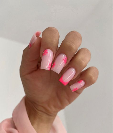 Summer Nail Ideas Pink, Nails Blue Summer, Nails Pink Summer, Summer Nails Blue, Summer Nails Pink, Blue Summer Nails, Pink Nail Ideas, Holiday Acrylic Nails, Beachy Nails