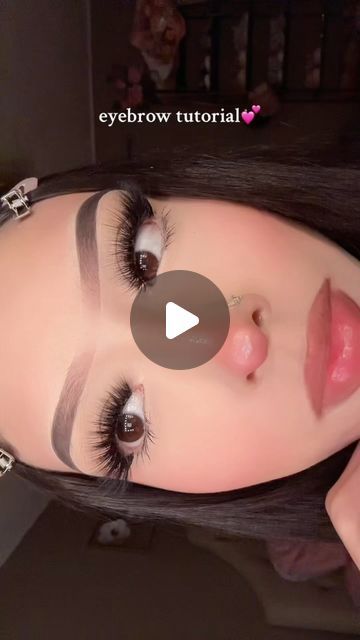 Makeup | Beauty | Skincare on Instagram: "Eyebrows tutorial 💕 Better or no? - C: kimberly.larios on tiktok 👏 - Follow @impressivemakeups 💕  Follow @impressivemakeups 💕  Follow @impressivemakeups 💕  -  🏷️ Tag your friends 👫 - #makeup #eyebrows #makeuptutorial #reelsinstagram" 2016 Brows Tutorial, Eyebrow Shaping Videos, Latina Eyebrow Tutorial, Makeup Eyebrows Tutorial, How To Carve Eyebrows, 2016 Eyebrows, How To Do Eyebrows For Beginners, Easy Eyebrows For Beginners, How To Do Your Eyebrows