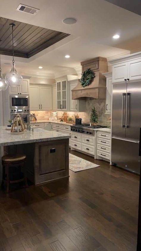 #follow #kitchendecor #kitchen #house #home #homedecorideas #homedecor #lifestyle #blogging #blogger #blog Suburban House Kitchen, Kitchen Cabinet Decorations, Cabinet Makeover Kitchen, Cabinet Storage Kitchen, Kitchen Styling Ideas, Big Kitchen Ideas, Big Kitchens, Ranch House Kitchen, Nice Kitchens