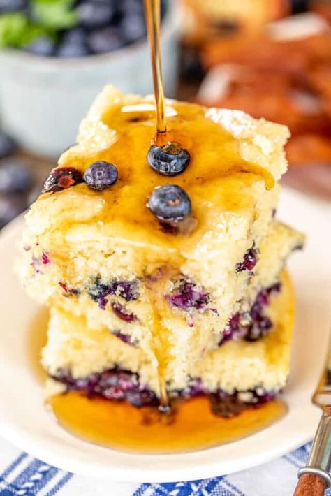 Baked Blueberry Pancakes - Plain Chicken Easy Breakfast Casserole Recipes, Blueberry Pancake, Tater Tot Breakfast, Croissant Breakfast, Baked Pancakes, Plain Chicken, Breakfast Casserole Easy, Meatless Dinner, Breakfast Casserole Sausage