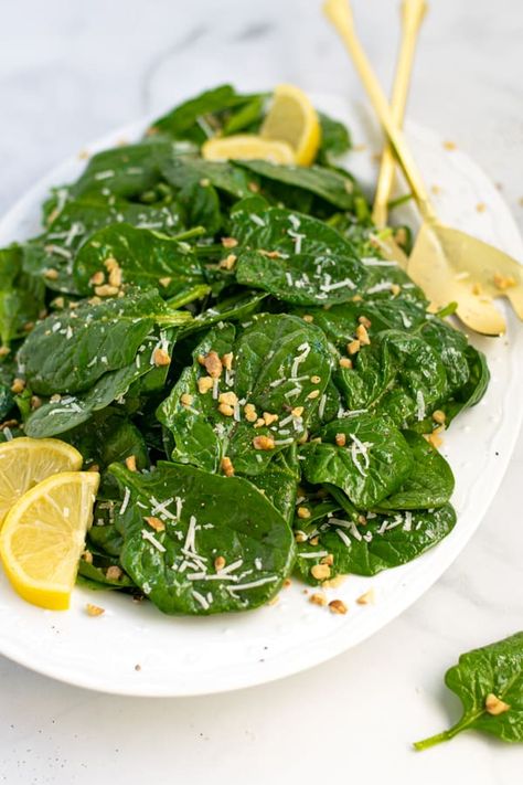 Spinach Recipes Salad, Quick Easy Side Dishes, Simple Spinach Salad, Spinach Salad Recipes, Cucumber Tomato Salad, Walnut Salad, Salad Recipes For Dinner, Easy Salad, Spinach Recipes