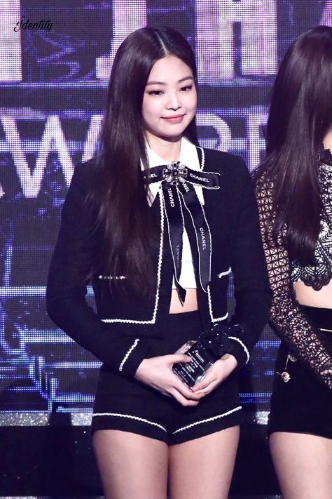 Jennie @ GAON chart award 2019 Jennie Award Show, Blackpink Picture, Award Show, Award Ceremony, Jennie Kim Blackpink, Female Rappers, Jennie Lisa, Jennie Kim, Blackpink Photos