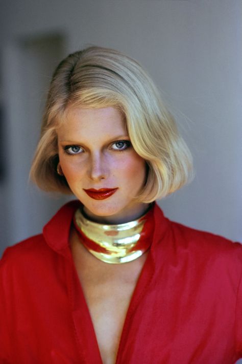 Sleek Watch, Chunky Choker Necklace, Arthur Elgort, Oversized Hoop Earrings, 70s Jewelry, Robert Lee Morris, Jennifer Fisher, 1970s Fashion, Brass Necklace