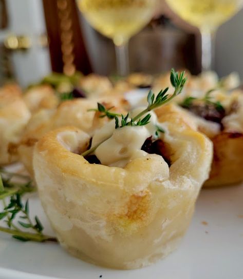 Beef Bites Appetizer, Appetizers With Beef, Boursin Bites Recipes, Beef Wellington Bites Puff Pastries, Appetizer Recipes With Boursin Cheese, Boursin Christmas Tree, Mini Beef Wellington With Boursin Cheese, Appetizers With Boursin Cheese, Borsine Cheese Appetizer Recipes