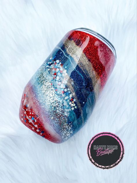 Epoxy Wine Tumbler Ideas, Epoxy Wine Glasses, Epoxy Wine Tumbler, Patriotic Tumblers, Wine Tumbler Ideas, Golf Cups, Resin Tumbler Ideas, Diy Tumbler Cups, Epoxy Mugs