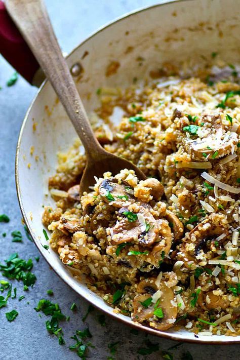 Balsamic Mushroom Parmesan Quinoa Skillet Vampire Food, Uni Recipes, Parmesan Quinoa, Quinoa Mushroom, Balsamic Mushroom, Mushroom Parmesan, Quinoa Skillet, Fiber Recipes, Balsamic Mushrooms