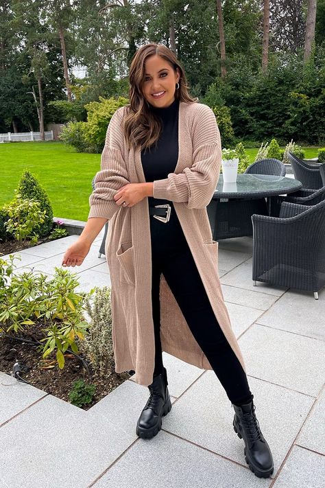 Black Cardigan Outfits, Cute Cardigan Outfits, Outfit Store, Cardigan Fall Outfit, Jac Jossa, Smart Casual Women Outfits, Smart Casual Women, Mum Fashion, Longline Cardigan